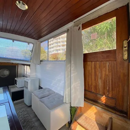 Bateau Fellowship Botel *