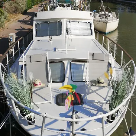 Bateau Fellowship * נרבון